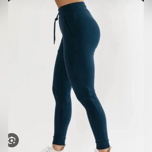 ALPHALETE DISCONTINUED IDENTITY JOGGERS NAVY SIZE M